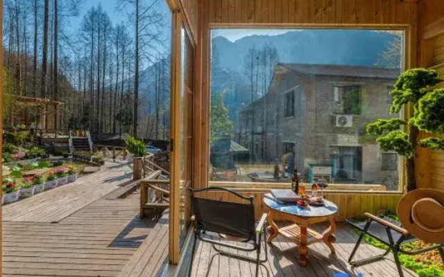 Qingcheng Mountain·Yuan.Qi Wooden House Private Tang Homestay