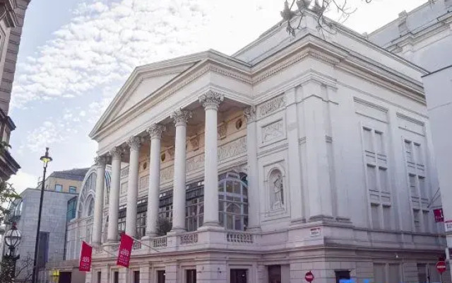 The Galleries II - Covent Garden - by Frankie