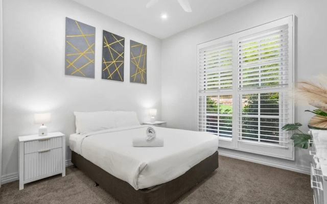 Spacious 7-bed Family Home in Chapel Hill