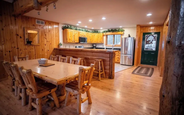 Timber Bay Lodge & Houseboats