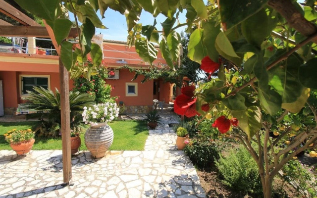 Villa Takis on Pelekas Beach, Apartment B with Sea View