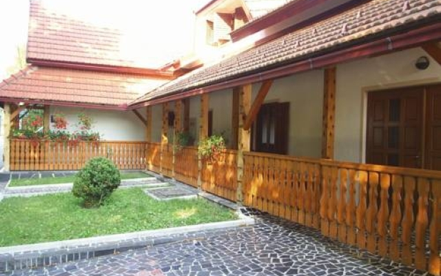 House Giga