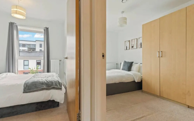 3-bed Elegant House Near Museums, Bullring & Parks