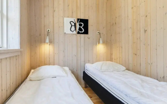 Attractive Holiday Home with Whirlpool near Hadsund