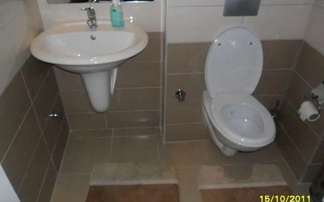 Safir Apartments