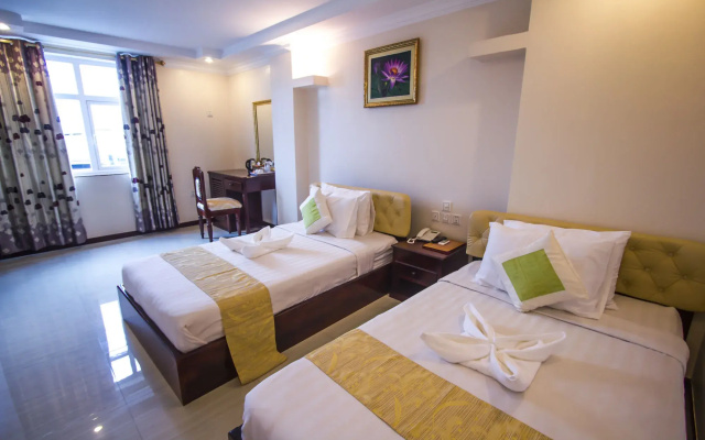 Good Luck Day Hotel