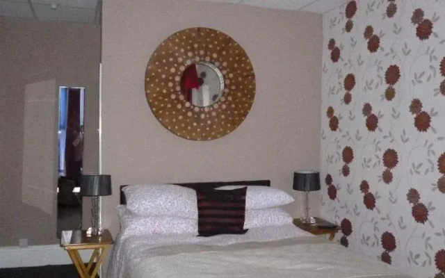McHalls Hotel