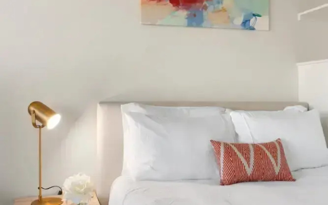 Arlington Trendy Studio Apartment