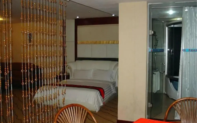 Huaxia Hotel (Zhuhai Doumen Gymnasium Zhongxing South Road)