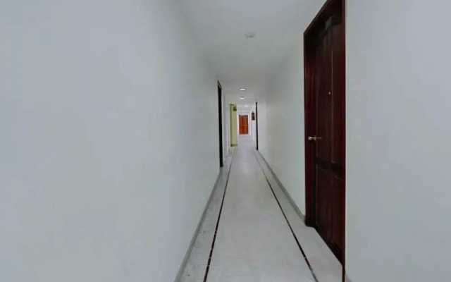 Sri Manis Residency by OYO Rooms