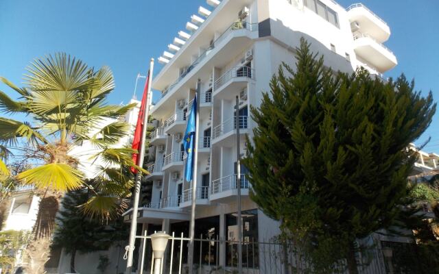 Hotel New Heaven вид на фасад