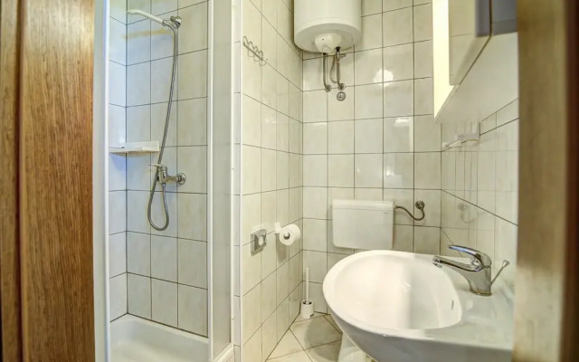 Nice Apartment in Senj With Wifi