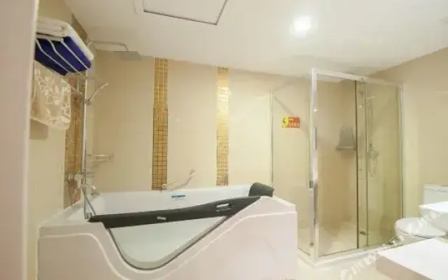Donghu Hotel