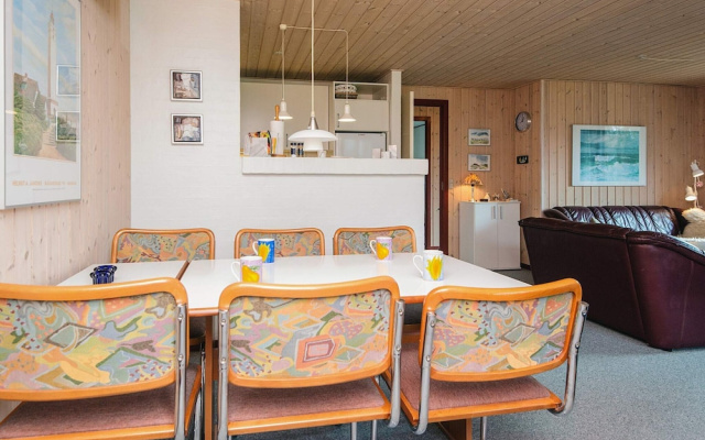 6 Person Holiday Home in Blavand