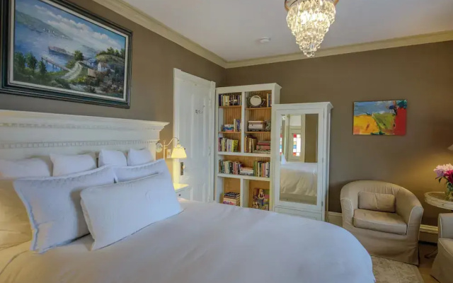 254 South Union Street Guest House