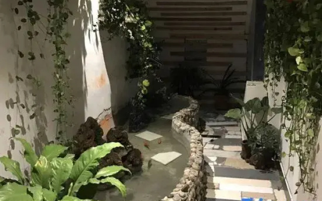 Happy Business Hotel (Chuzhou North Station Branch)