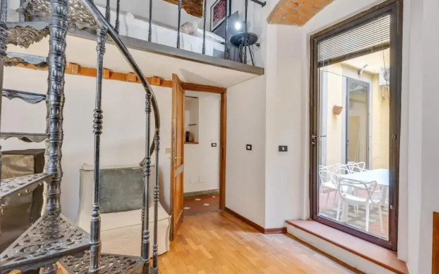 Palazzo Pitti Apartment with Terrace