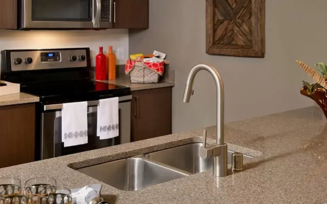 NW DC Luxury Apts