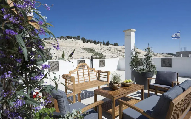 Mount of Olives Residence Glatt Kosher