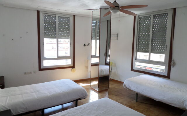 Russafa Youth Hostel вид на фасад