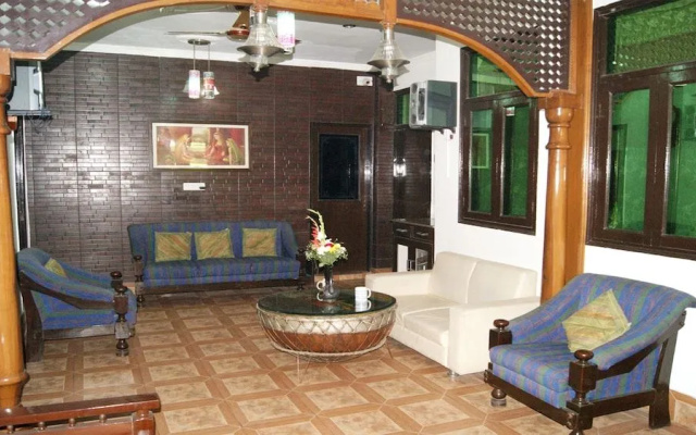 Maxfort Guest House Delhi