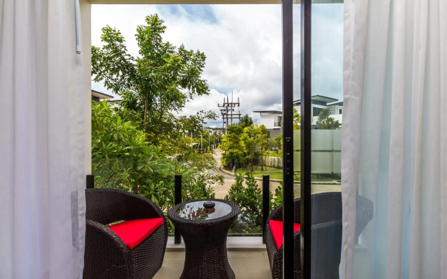 LP109 - Private pool and garden 5 bedroom villa in Laguna!