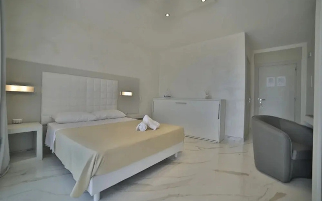 Riviera Luxury Rooms