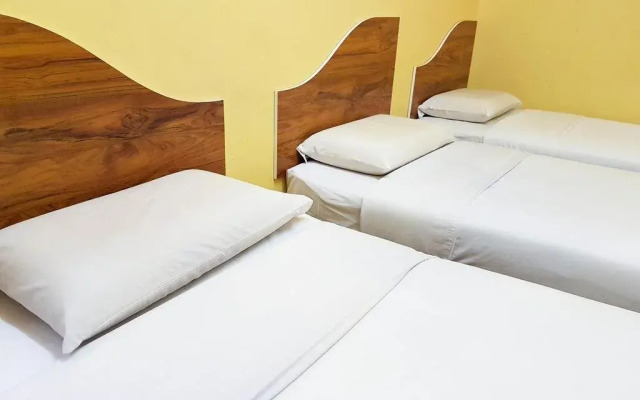 Oyo 90162 Aj Hotel