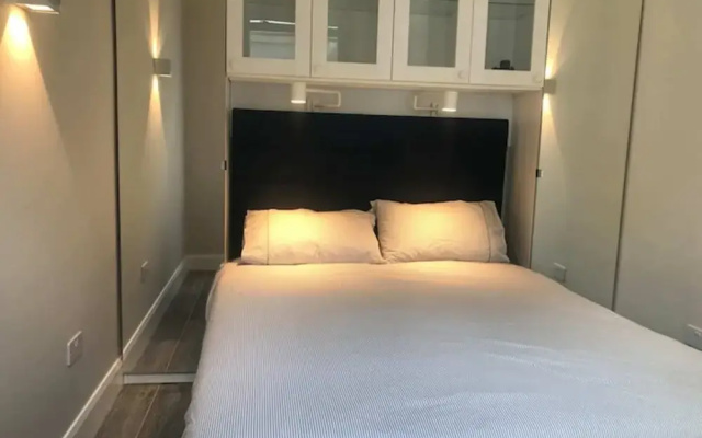 Modern 1 Bed 1 Bath in Central Dublin Location
