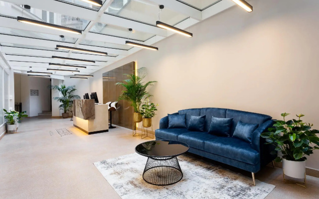 Mera Hotel