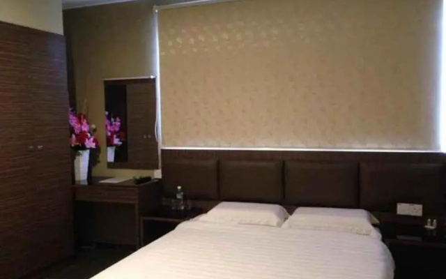 B+ Hotel