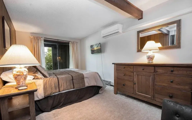 Four Hooppole South G6 by Taylor Made Deep Creek