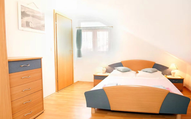 Apartments Ad Astra