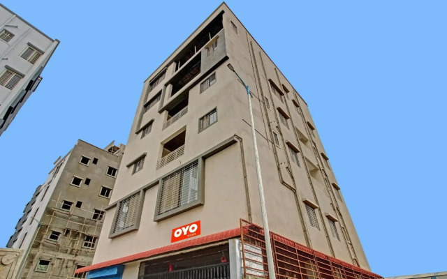 Oyo Flagship 93292 Hotel White House