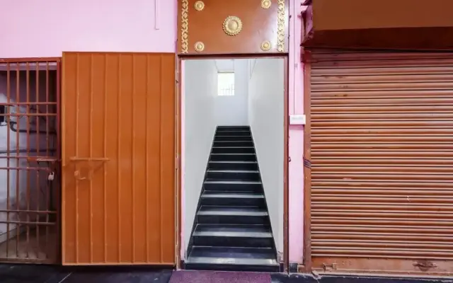 Sawkmie Hotel