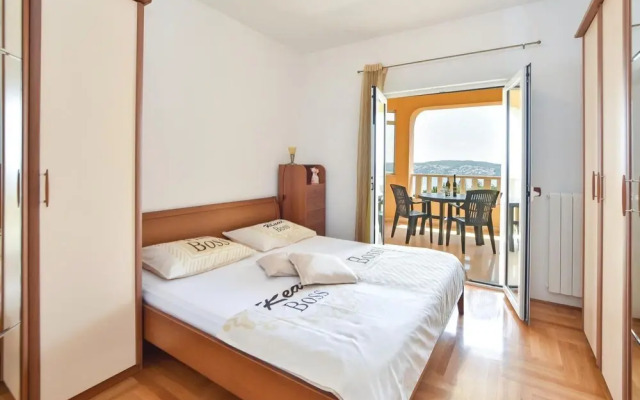 Nice Home in Seget Donji With Wifi and 12 Bedrooms