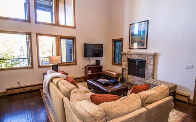 Fifth Avenue Unit 202