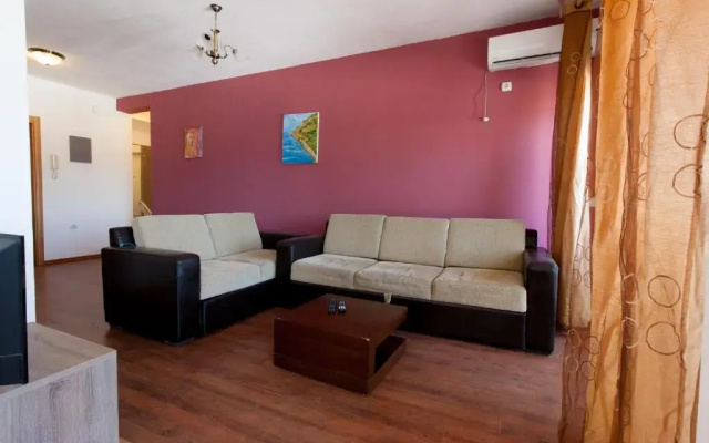 Art I Apartments