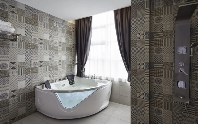 Dream Luxury Hotel