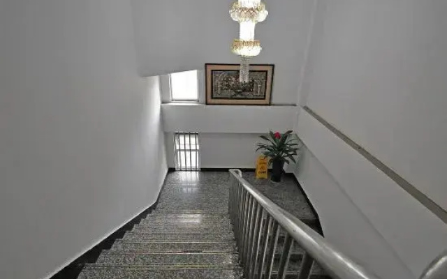 Home Inn Paibai Yun Hotel (Nanjing Confucius Temple Dingxin Road)