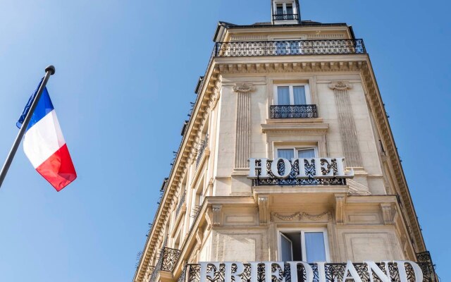 Отель Hôtel Champs Elysees Friedland вид на фасад