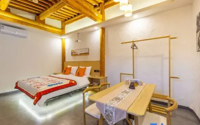 Jiujian Tang Hidden Lodge (Wuwei Pedestrian Street Confucian Temple Scenic Area Branch)