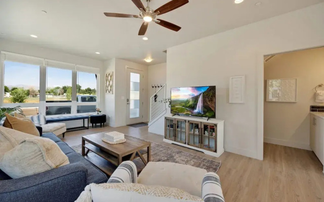 938 Jerome St Unit 1