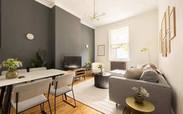 The Abinger Place - Inviting 2bdr House With Study Room & Garden