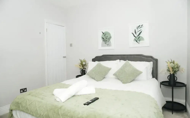3 Bed-sleeps 7-garden-parking-town Centre