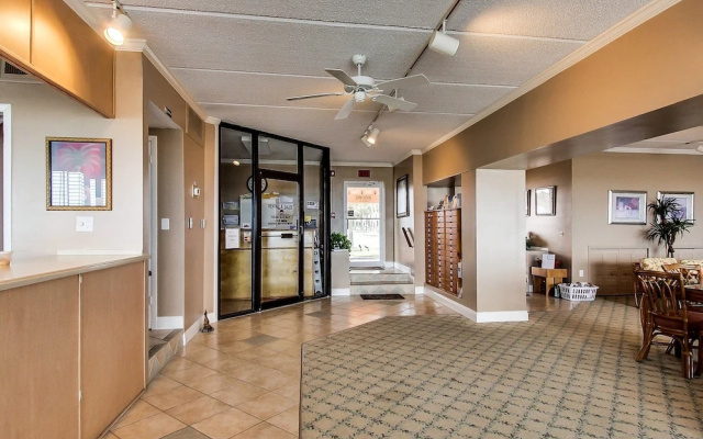 J7 Amelia South 2 Bedroom Condo by RedAwning