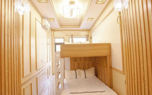 Quyenly Motel