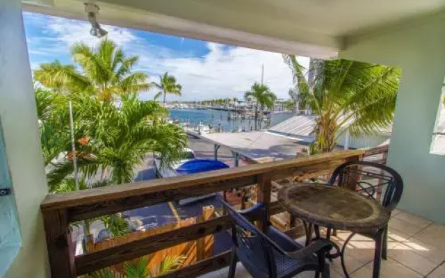 Harborside Motel & Marina