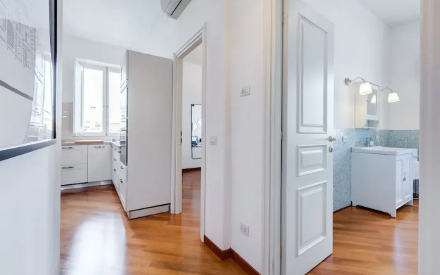 Modern and Stylish Flat Near P.zza Della Repubblica