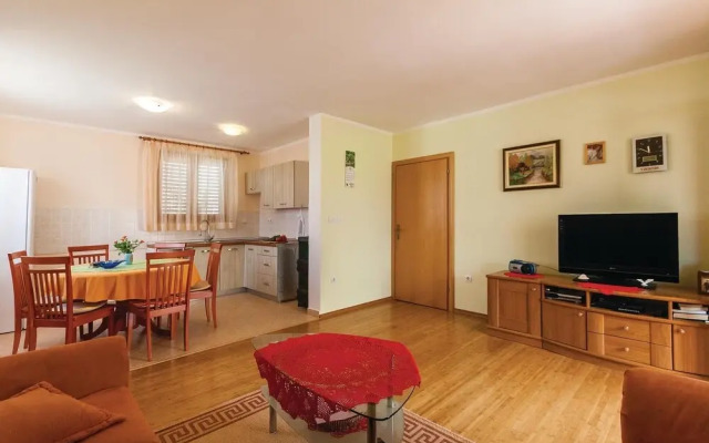 Beautiful Home in Peroj With Wifi and 2 Bedrooms